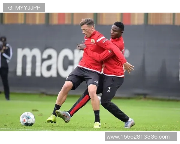 柏林赫塔与毕尔巴赫的激烈对决展现足球魅力与团队精神 柏林赫塔与毕尔巴赫的激烈对决展现足球魅力与团队精神